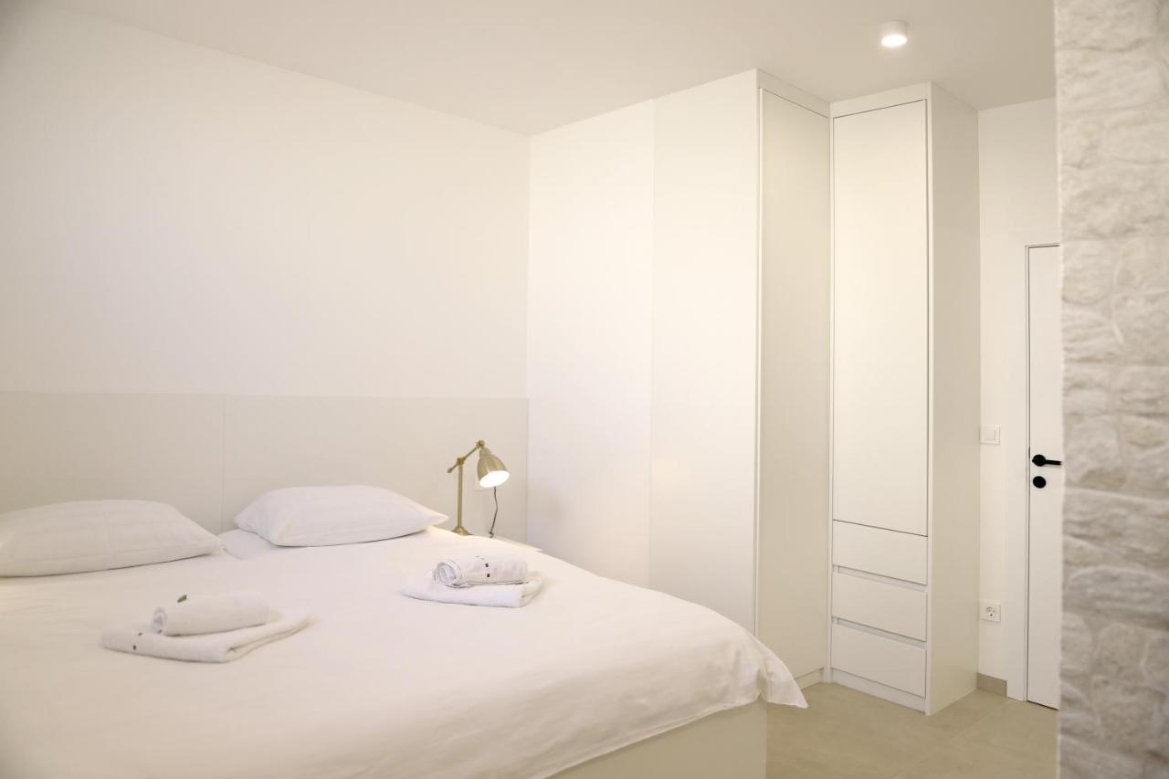 Apartments Terra Sun With Private Pool Or Jacuzzi Njivice Exterior foto